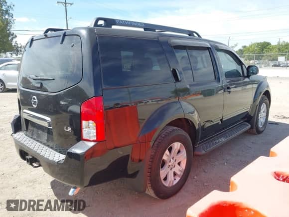 2006 Nissan Pathfinder SE z VIN 5N1AR18U16C628112, wystawiony jako IAAI lot #43062266 z przebiegiem 88 755 mil mil oraz . Historia ofert i sprzedaży dostępna na DreamBid. Obrazek 4.