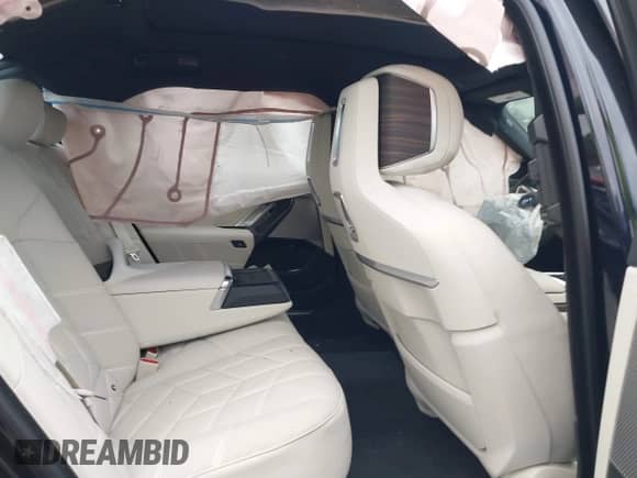 2025 BMW 7 Series with VIN WBA43EH09SCU64980, listed as a IAAI auction lot 43245300 with 6,501 mi miles and . Bid and sale history available at DreamBid. Image 8.