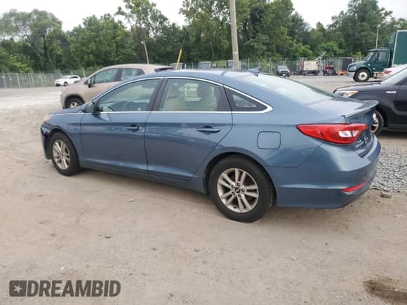 2015 Hyundai Sonata SE z VIN 5NPE24AF9FH185865, wystawiony jako Copart lot #67536415 z przebiegiem 216 693 mil mil oraz Czysty tytuł • Clean title. Historia ofert i sprzedaży dostępna na DreamBid. Obrazek 2.