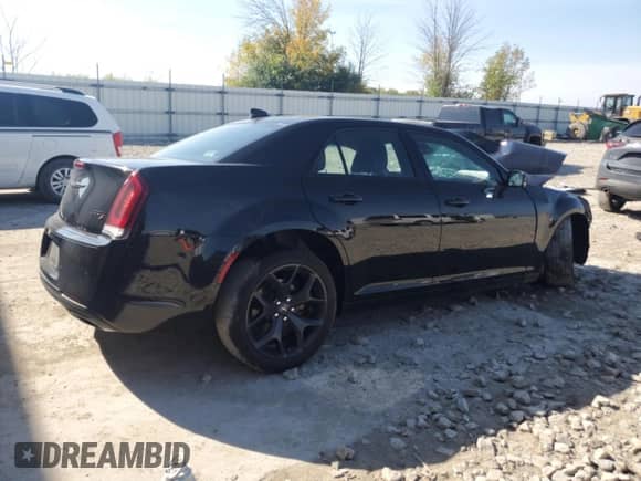 2022 Chrysler 300 S с VIN 2C3CCABG5NH107718, выставлен на аукционе Copart как лот 84647485 с пробегом 44 322 миль миль и На запчасти • Non repairable. История ставок и продаж доступна на DreamBid. Изображение 3.