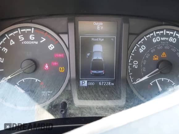 2017 Toyota Tacoma SR5 with VIN 3TMAZ5CN1HM037971, listed as a IAAI auction lot 42658632 with 67,228 mi miles and . Bid and sale history available at DreamBid. Image 15.