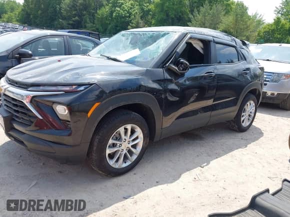 2024 Chevrolet TrailBlazer LS z VIN KL79MNSL2RB167152, wystawiony jako IAAI lot #42411766 z przebiegiem 10 844 mil mil oraz . Historia ofert i sprzedaży dostępna na DreamBid. Obrazek 16.