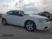 2013 Dodge Avenger SE z VIN 1C3CDZAB2DN665520, wystawiony jako Copart lot #87427435 z przebiegiem 200 188 mil mil oraz Szkoda całkowita • Salvage title. Historia ofert i sprzedaży dostępna na DreamBid. Obrazek 4.