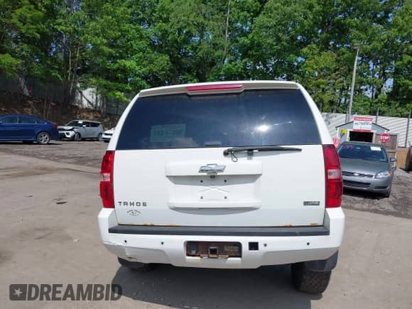 2009 Chevrolet Tahoe 2LT z VIN 1GNFK23069R286495, wystawiony jako IAAI lot #42383209 z przebiegiem 204 426 mil mil oraz . Historia ofert i sprzedaży dostępna na DreamBid. Obrazek 16.