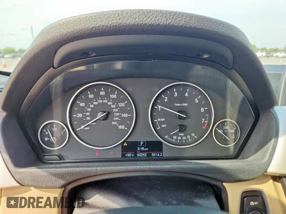 2015 BMW 3 Series 320i с VIN WBA3B1C56FK136437, выставлен на аукционе Copart как лот 71505245 с пробегом 60 252 миль миль и Чистый • Clean title. История ставок и продаж доступна на DreamBid. Изображение 9.