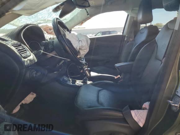 2019 Jeep Compass Limited z VIN 3C4NJDCBXKT840140, wystawiony jako Copart lot #84477385 z przebiegiem 62 340 mil mil oraz Czysty tytuł • Clean title. Historia ofert i sprzedaży dostępna na DreamBid. Obrazek 7.