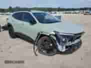 2025 Chevrolet Trax ACTIV z VIN KL77LKEP5SC190142, wystawiony jako Copart lot #81331935 z przebiegiem 23 033 mil mil oraz Szkoda całkowita • Salvage title. Historia ofert i sprzedaży dostępna na DreamBid. Obrazek 4.
