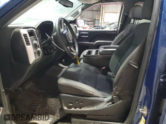 2017 GMC Sierra 1500 SLE z VIN 1GTV2MEC4HZ193075, wystawiony jako Copart lot #69818515 z przebiegiem 169 360 mil mil oraz Czysty tytuł • Clean title. Historia ofert i sprzedaży dostępna na DreamBid. Obrazek 7.
