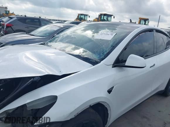 2023 Tesla Model Y Long Range с VIN 7SAYGDEE2PA071402, выставлен на аукционе IAAI как лот 42729170 с пробегом 31 865 миль миль и . История ставок и продаж доступна на DreamBid. Изображение 6.