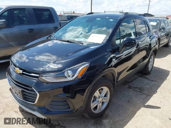2022 Chevrolet Trax LT with VIN KL7CJPSMXNB559860, listed as a IAAI auction lot 42793692 with 40,563 mi miles and . Bid and sale history available at DreamBid. Image 2.