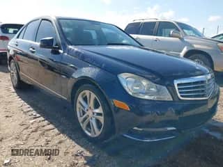 2012 Mercedes-Benz C 250 Sport с VIN WDDGF4HB8CA642545, выставлен на аукционе IAAI как лот 43396315 с пробегом 147 587 миль миль и . История ставок и продаж доступна на DreamBid. Изображение 1.