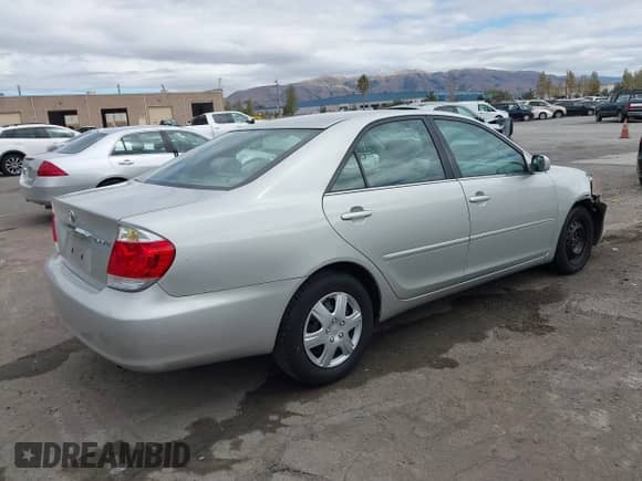 2006 Toyota Camry STD with VIN 4T1BE30K66U702625, listed as a IAAI auction lot 43362911 with 169,814 mi miles and . Bid and sale history available at DreamBid. Image 4.
