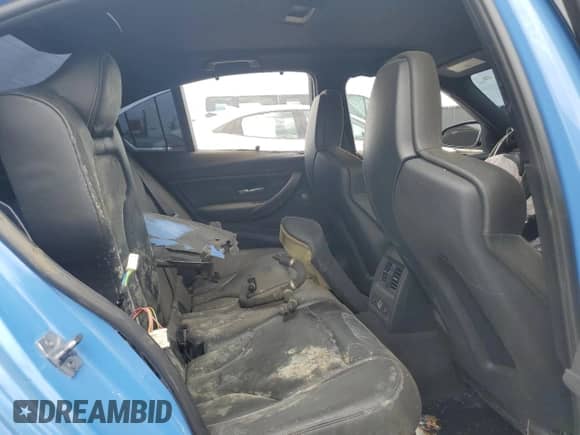 2015 BMW M3 z VIN WBS3C9C50FJ276223, wystawiony jako Copart lot #80512725 z przebiegiem Nie podano mil oraz Szkoda całkowita • Salvage title. Historia ofert i sprzedaży dostępna na DreamBid. Obrazek 10.