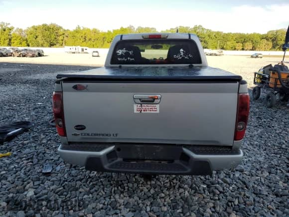 2011 Chevrolet Colorado 1LT z VIN 1GCDSCFE6B8137884, wystawiony jako Copart lot #50960915 z przebiegiem 84 777 mil mil oraz Czysty tytuł • Clean title. Historia ofert i sprzedaży dostępna na DreamBid. Obrazek 6.