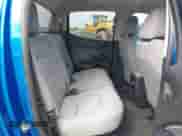 2021 Chevrolet Colorado 2WD Work Truck z VIN 1GCGSBEA8M1122675, wystawiony jako IAAI lot #42329602 z przebiegiem 80 633 mil mil oraz . Historia ofert i sprzedaży dostępna na DreamBid. Obrazek 8.