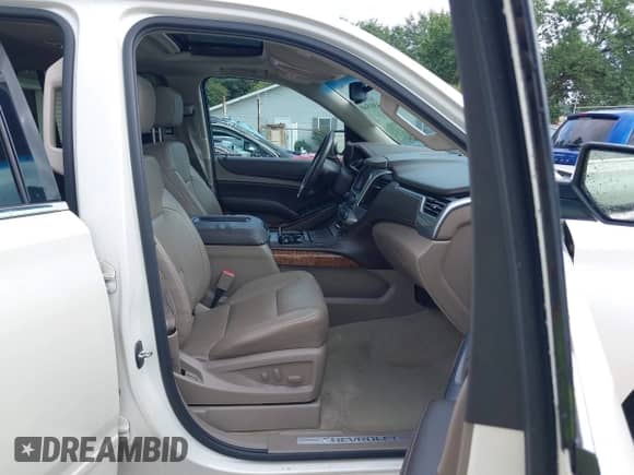 2015 Chevrolet Suburban LTZ с VIN 1GNSKKKC2FR742370, выставлен на аукционе IAAI как лот 43015448 с пробегом 144 692 миль миль и . История ставок и продаж доступна на DreamBid. Изображение 5.