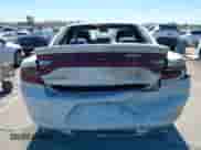 2017 Dodge Charger SE z VIN 2C3CDXBG5HH515091, wystawiony jako IAAI lot #43442523 z przebiegiem 177 916 mil mil oraz . Historia ofert i sprzedaży dostępna na DreamBid. Obrazek 16.