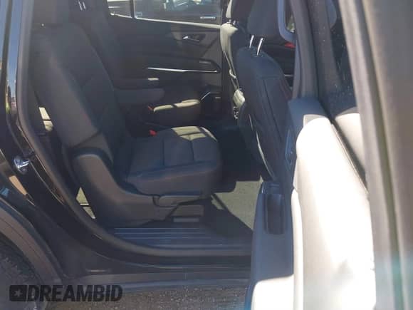 2024 Chevrolet Traverse AWD Z71 z VIN 1GNEVJKSXRJ189699, wystawiony jako IAAI lot #40912796 z przebiegiem 6 423 mil mil oraz . Historia ofert i sprzedaży dostępna na DreamBid. Obrazek 8.