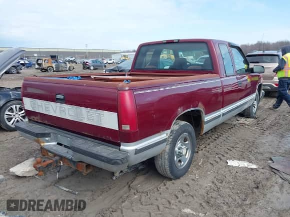 1996 Chevrolet Silverado 2500 с VIN 1GCFC29R8TE221738, выставлен на аукционе IAAI как лот 41712034 с пробегом 242 764 миль миль и . История ставок и продаж доступна на DreamBid. Изображение 4.