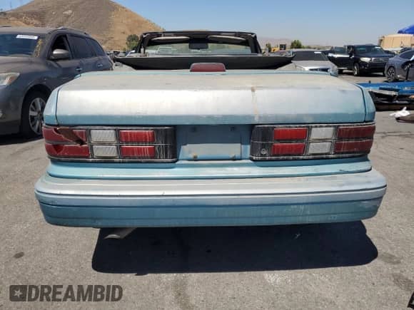 1993 Dodge Shadow with VIN 3B3XP45K6PT583605, listed as a Copart auction lot 61041005 with 166,515 mi miles and Clean title. Bid and sale history available at DreamBid. Image 6.