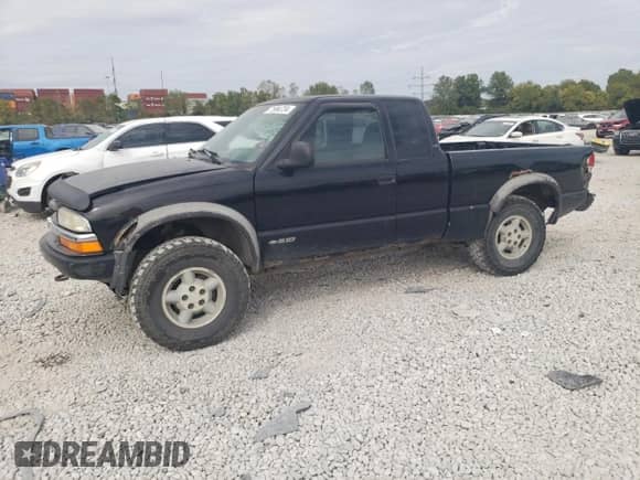 1998 Chevrolet S-10 LS with VIN 1GCCT19W5W8205728, listed as a Copart auction lot 71994734 with 161,249 mi miles and Salvage title. Bid and sale history available at DreamBid. Image 1.