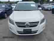 2010 Volkswagen Tiguan с VIN WVGBV9AX2AW513478, выставлен на аукционе IAAI как лот 42607466 с пробегом 63 780 миль миль и . История ставок и продаж доступна на DreamBid. Изображение 6.