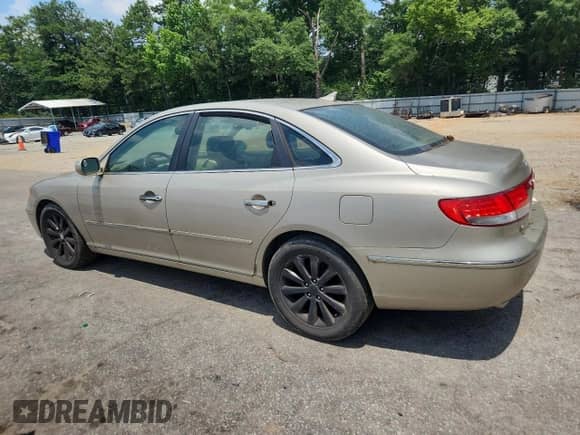 2009 Hyundai Azera Limited с VIN KMHFC46F09A380660, выставлен на аукционе Copart как лот 62120475 с пробегом 173 307 миль миль и Чистый • Clean title. История ставок и продаж доступна на DreamBid. Изображение 2.