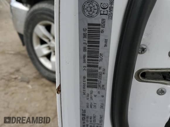 2018 Ram 1500 Express z VIN 1C6RR7KG7JS283655, wystawiony jako Copart lot #52085555 z przebiegiem 128 920 mil mil oraz Czysty tytuł • Clean title. Historia ofert i sprzedaży dostępna na DreamBid. Obrazek 12.