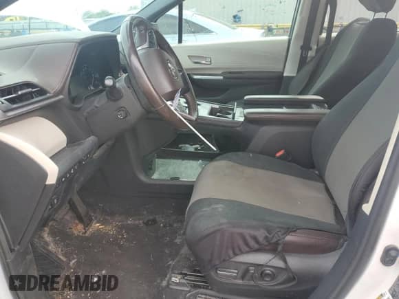 2022 Toyota Sienna Platinum с VIN 5TDERKEC1NS116533, выставлен на аукционе Copart как лот 70362315 с пробегом 85 860 миль миль и Списание • Salvage title. История ставок и продаж доступна на DreamBid. Изображение 7.