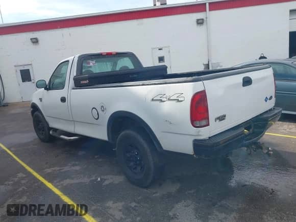 2001 Ford F-150 XL с VIN 2FTPF18Z51CA83313, выставлен на аукционе IAAI как лот 43423303 с пробегом 226 826 миль миль и . История ставок и продаж доступна на DreamBid. Изображение 3.