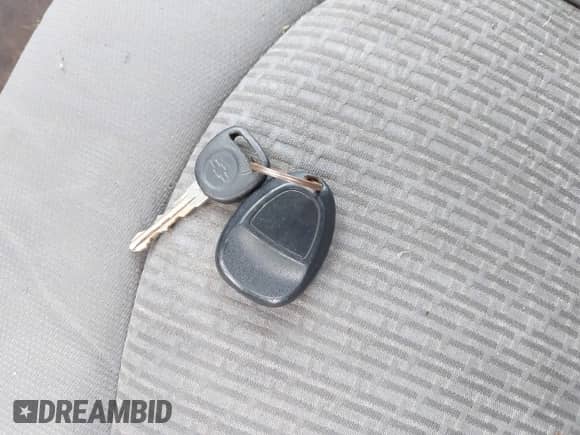 2010 Chevrolet Traverse LS с VIN 1GNLREEDXAJ256631, выставлен на аукционе IAAI как лот 42642823 с пробегом Не указан миль и . История ставок и продаж доступна на DreamBid. Изображение 11.