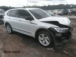 2024 Volkswagen Tiguan SE R-Line Black с VIN 3VVCB7AX3RM077940, выставлен на аукционе IAAI как лот 42970403 с пробегом 9 018 миль миль и . История ставок и продаж доступна на DreamBid. Изображение 1.