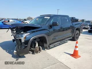 2024 Toyota Tundra Limited Hybrid z VIN 5TFWC5DB0RX072170, wystawiony jako Copart lot #81003365 z przebiegiem Nie podano mil oraz Szkoda całkowita • Salvage title. Historia ofert i sprzedaży dostępna na DreamBid. Obrazek 1.