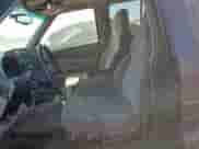 1999 Chevrolet Blazer LS z VIN 1GNCS13W9X2194269, wystawiony jako Copart lot #75468004 z przebiegiem 154 501 mil mil oraz Szkoda całkowita • Salvage title. Historia ofert i sprzedaży dostępna na DreamBid. Obrazek 7.