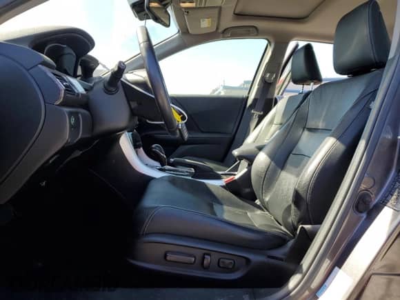 2017 Honda Accord EX-L z VIN JHMCR6F52HC012488, wystawiony jako Copart lot #87398055 z przebiegiem 71 131 mil mil oraz Szkoda całkowita • Salvage title. Historia ofert i sprzedaży dostępna na DreamBid. Obrazek 7.