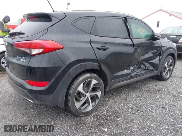 2016 Hyundai Tucson Sport z VIN KM8J3CA23GU072936, wystawiony jako IAAI lot #42298954 z przebiegiem 110 732 mil mil oraz . Historia ofert i sprzedaży dostępna na DreamBid. Obrazek 4.