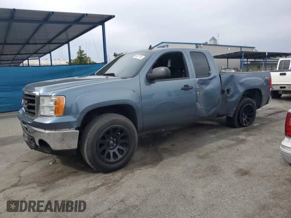 2008 GMC Sierra 1500 SLE2 z VIN 2GTEK19J881263225, wystawiony jako Copart lot #68857794 z przebiegiem 127 126 mil mil oraz Nie do naprawy • Non repairable. Historia ofert i sprzedaży dostępna na DreamBid. Obrazek 1.