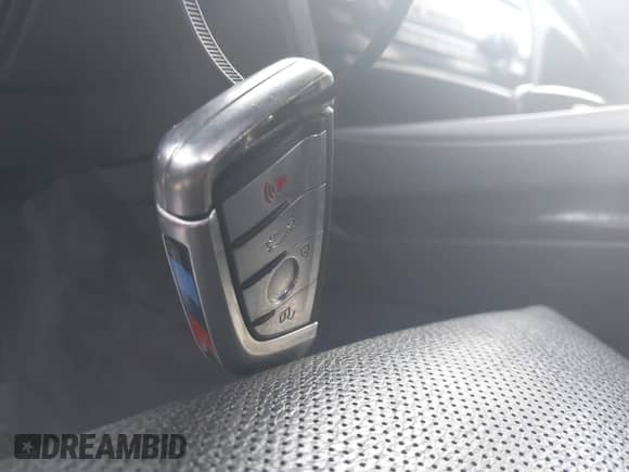 2011 BMW 7 Series 750Li с VIN WBAKB8C57BC852272, выставлен на аукционе IAAI как лот 43098692 с пробегом 140 076 миль миль и . История ставок и продаж доступна на DreamBid. Изображение 11.