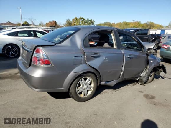2007 Chevrolet Aveo LT z VIN KL1TG56697B068319, wystawiony jako Copart lot #75832024 z przebiegiem Nie podano mil oraz Szkoda całkowita • Salvage title. Historia ofert i sprzedaży dostępna na DreamBid. Obrazek 3.