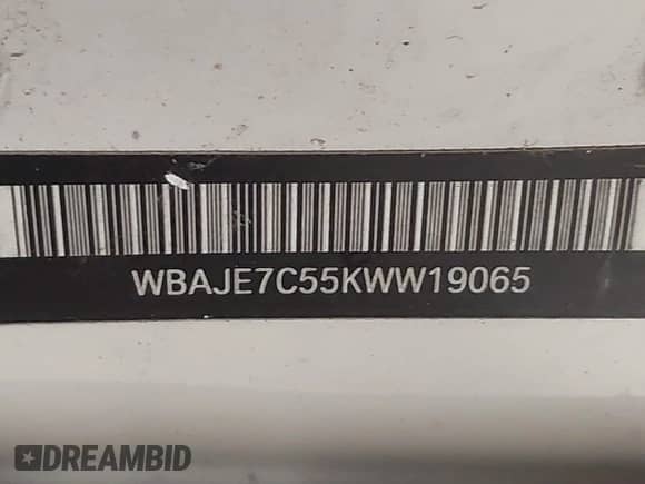2019 BMW 5 Series 540i xDrive z VIN WBAJE7C55KWW19065, wystawiony jako IAAI lot #41835435 z przebiegiem 45 087 mil mil oraz . Historia ofert i sprzedaży dostępna na DreamBid. Obrazek 19.