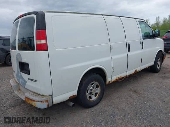 2004 Chevrolet Express Cargo с VIN 1GCFG15XX41150053, выставлен на аукционе IAAI как лот 42236337 с пробегом 135 471 миль миль и . История ставок и продаж доступна на DreamBid. Изображение 4.