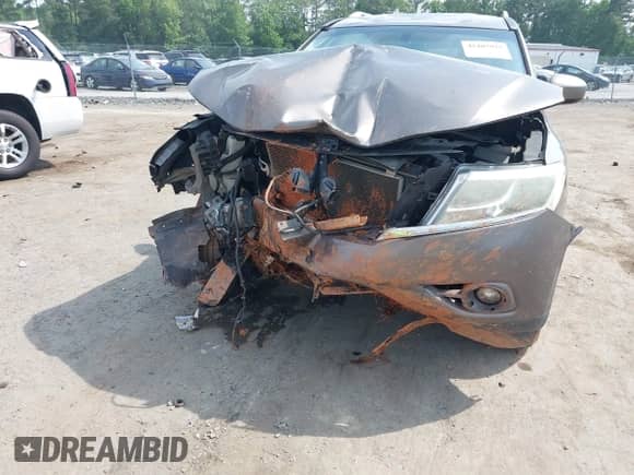 2014 Nissan Pathfinder Platinum z VIN 5N1AR2MM3EC730229, wystawiony jako IAAI lot #42487935 z przebiegiem 109 379 mil mil oraz . Historia ofert i sprzedaży dostępna na DreamBid. Obrazek 6.