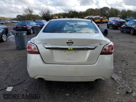 2015 Nissan Altima 2.5 z VIN 1N4AL3AP1FC175041, wystawiony jako Copart lot #90918885 z przebiegiem 245 329 mil mil oraz Czysty tytuł • Clean title. Historia ofert i sprzedaży dostępna na DreamBid. Obrazek 6.