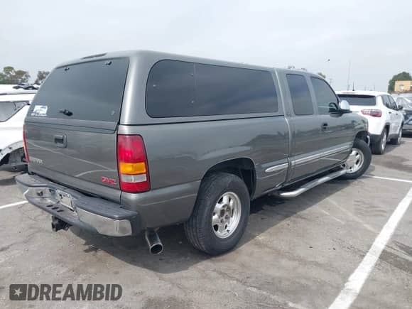 2002 GMC Sierra 1500 SLE с VIN 2GTEC19T021302802, выставлен на аукционе IAAI как лот 42584815 с пробегом 170 801 миль миль и . История ставок и продаж доступна на DreamBid. Изображение 4.