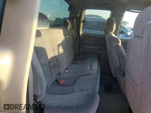 2000 Chevrolet Silverado 1500 LS z VIN 1GCEC19T1YZ370476, wystawiony jako Copart lot #62553415 z przebiegiem 164 786 mil mil oraz Szkoda całkowita • Salvage title. Historia ofert i sprzedaży dostępna na DreamBid. Obrazek 10.