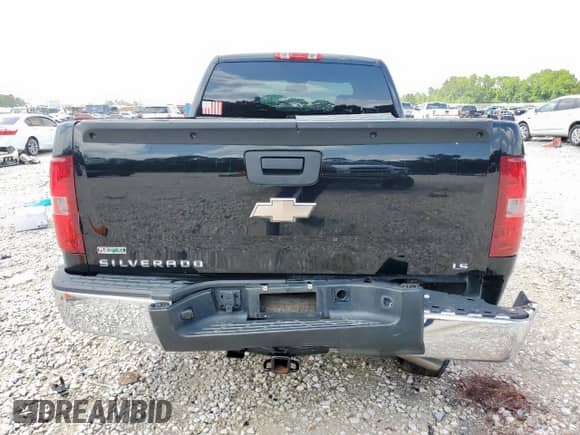 2011 Chevrolet Silverado 1500 LS z VIN 1GCRCREA7BZ206760, wystawiony jako Copart lot #60814845 z przebiegiem 254 535 mil mil oraz Szkoda całkowita • Salvage title. Historia ofert i sprzedaży dostępna na DreamBid. Obrazek 6.