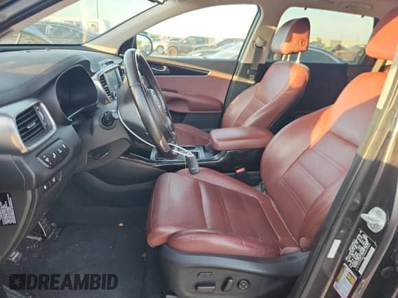 2017 Kia Sorento SXL z VIN 5XYPKDA52HG239503, wystawiony jako Copart lot #68789365 z przebiegiem 126 821 mil mil oraz Czysty tytuł • Clean title. Historia ofert i sprzedaży dostępna na DreamBid. Obrazek 7.