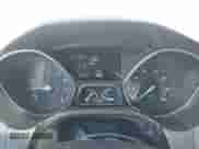 2015 Ford Focus SE z VIN 1FADP3K24FL304572, wystawiony jako IAAI lot #43530381 z przebiegiem 80 729 mil mil oraz . Historia ofert i sprzedaży dostępna na DreamBid. Obrazek 7.