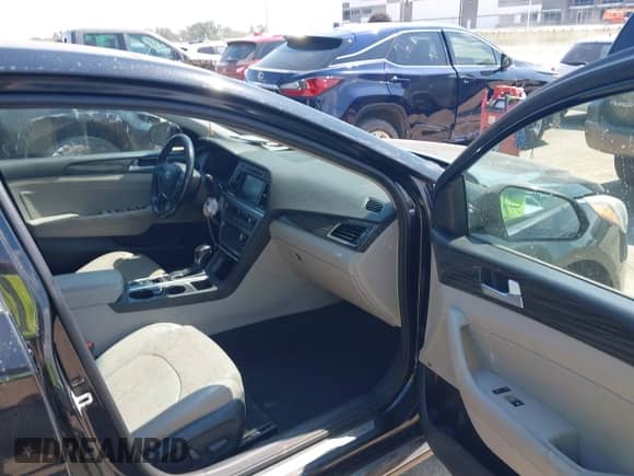 2015 Hyundai Sonata Sport с VIN 5NPE34AF8FH086662, выставлен на аукционе IAAI как лот 43240330 с пробегом 132 765 миль миль и . История ставок и продаж доступна на DreamBid. Изображение 5.