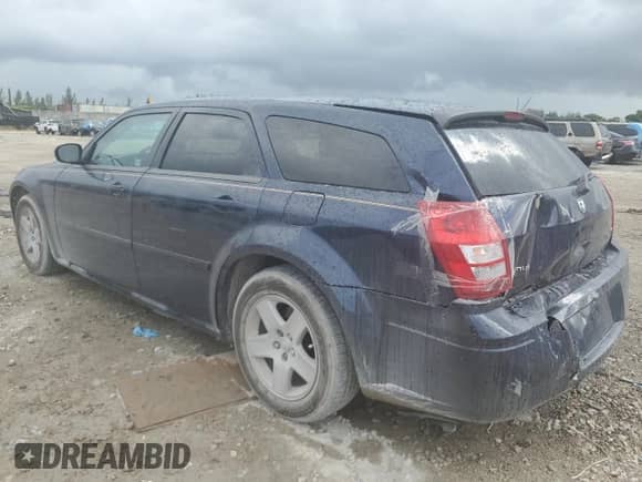 2005 Dodge Magnum SE with VIN 2D4FV48V45H555512, listed as a Copart auction lot 72642264 with 88,271 mi miles and Salvage title. Bid and sale history available at DreamBid. Image 2.